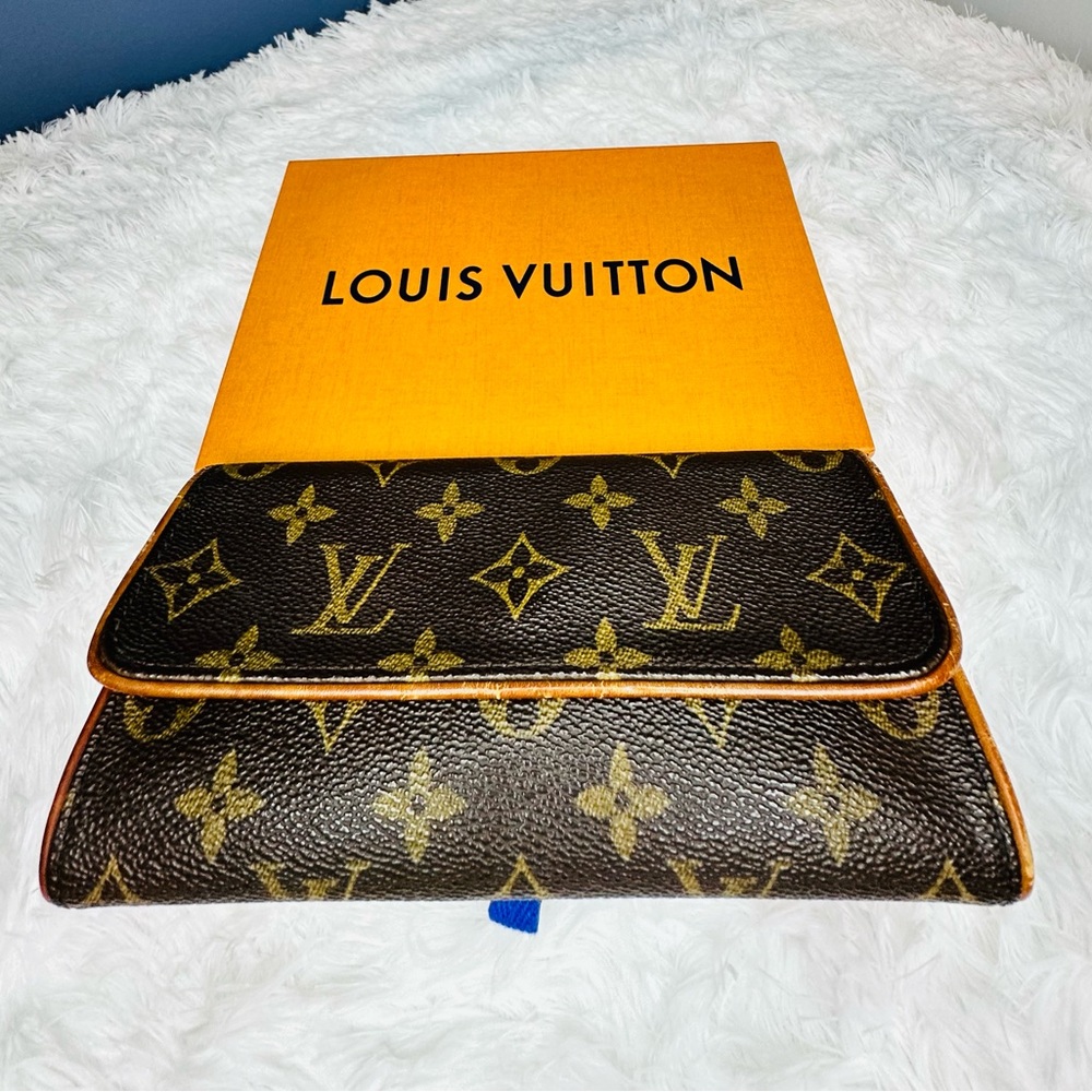 LOUIS VUITTON Monogram Canvas Pochette Twin GM Shoulder Bag - Picture 3 of 10